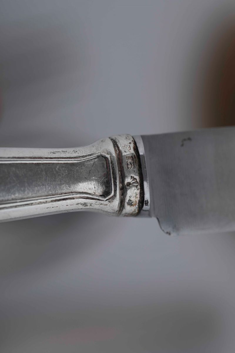 Servizio di Posate in Argento per Dodici Coperti. Argenteria Italiana del XX Secolo. Marchio con ...