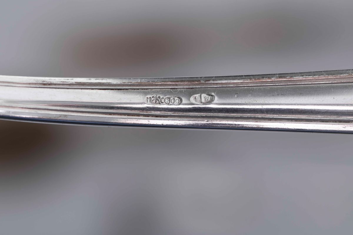 Servizio di Posate in Argento per Dodici Coperti. Argenteria Italiana del XX Secolo. Marchio con ...