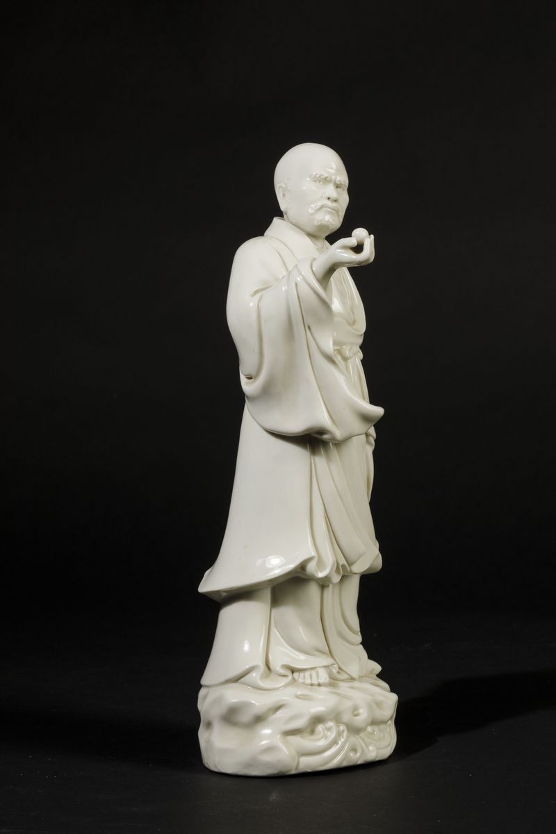 Figura di Saggio in Porcellana Blanc De Chine, Cina, Dinastia Qing, XIX Secolo