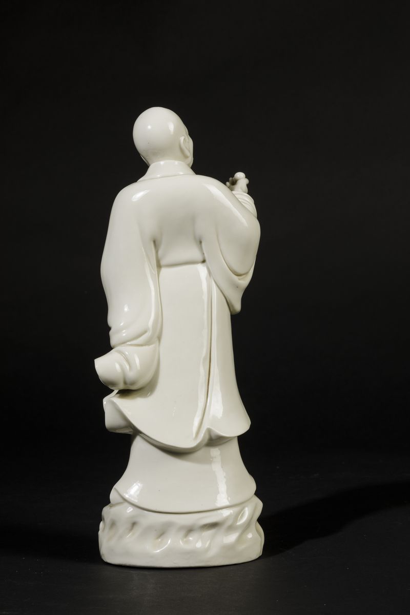 Figura di Saggio in Porcellana Blanc De Chine, Cina, Dinastia Qing, XIX Secolo