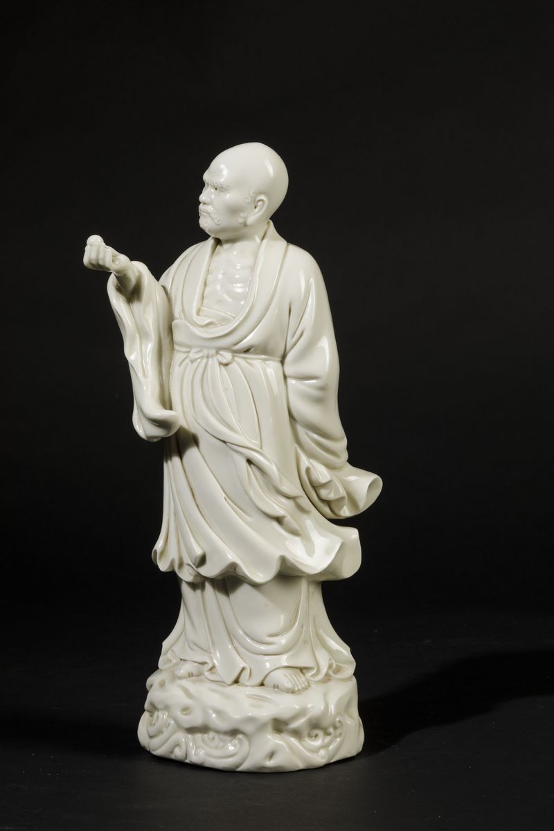 Figura di Saggio in Porcellana Blanc De Chine, Cina, Dinastia Qing, XIX Secolo