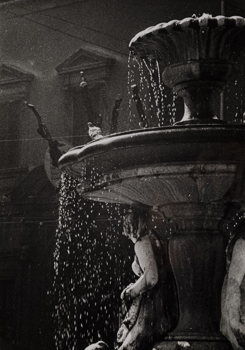 Nino lo Duca (1940)piazza Fontana, Milano, 1960 Ca