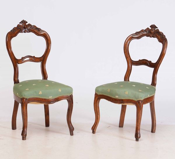 Coppia di sedie Luigi Filippo in legno intagliato