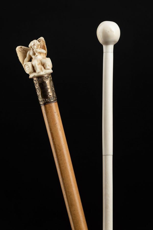 Lotto composto da due bastoni da passeggio in avorio, Inghilterra, fine XIX-inizi XX secolo