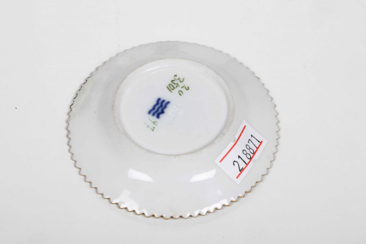 Tre Piattini dal Servizio Flora Danica Danimarca, Manifattura Royal Copenhagen, XX Secolo