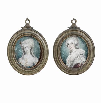 Coppia di Miniature con Figura Femminile e Figura Maschile