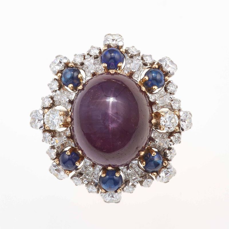 Bulgari Dolcevita. Anello con rubino stellato, diamanti e zaffiri  - Auction Fine Jewels - Cambi Casa d'Aste