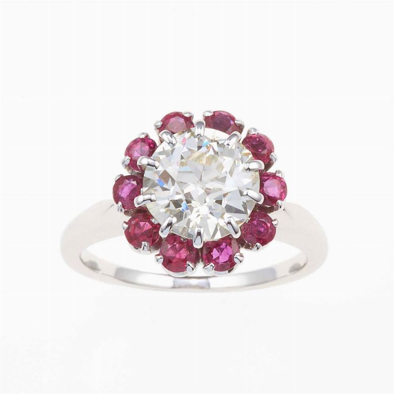 Anello con diamante di vecchio taglio di ct 2.50 circa e piccoli rubini a contorno  - Asta Fine Jewels - Cambi Casa d'Aste