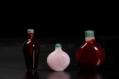 Tre Snuff Bottles in Vetro di Pechino, Cina, Dinastia Qing, XIX Secolo