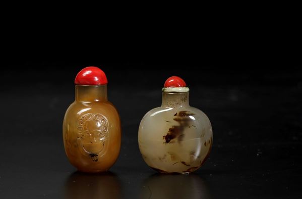 Due snuff bottles scolpite in agata muschiata, Cina, Dinastia Qing, XIX secolo