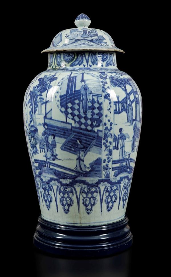 A large porcelain potiche, China, Qing Dynasty
