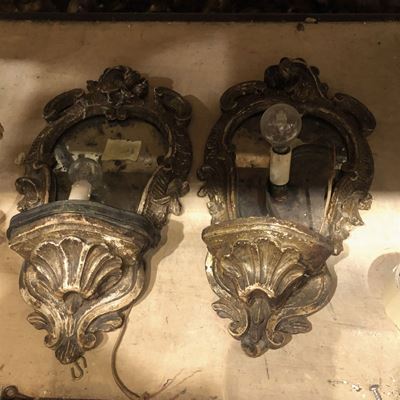 Coppia di Specchierine con Mensola in Legno Intagliato e Dorato, XX Secolo