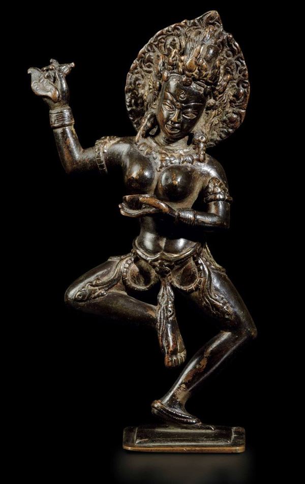 Figura di Vajravarahi in bronzo, Nepal, XIV secolo
