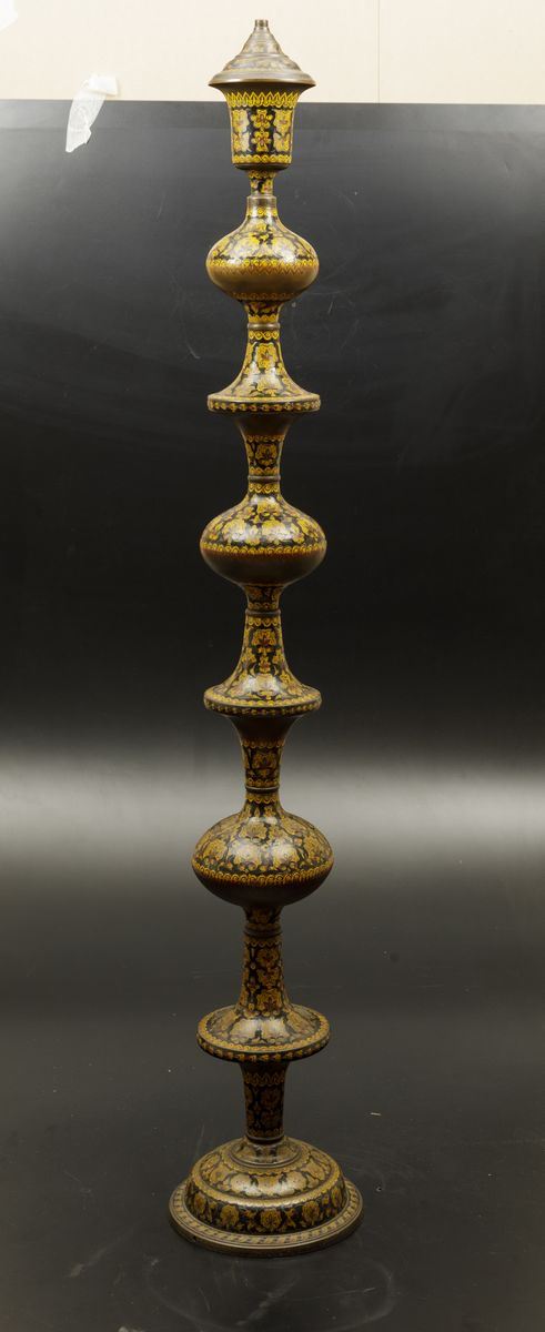 A column in lacquered bronze, India, 1800s