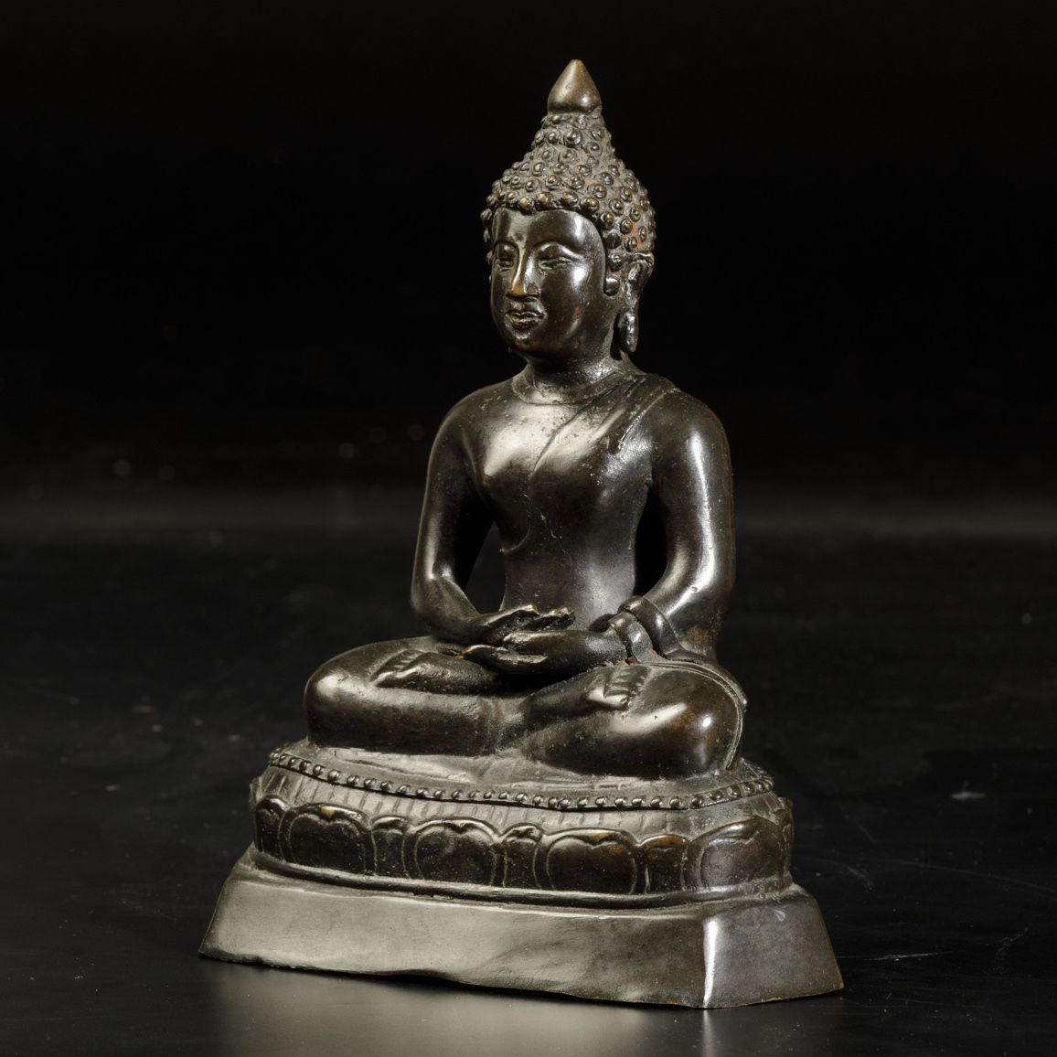 Figura di Buddha Amitayus Seduto su Fiore di Loto in Bronzo, Cina, Thailandia, XIX Secolo