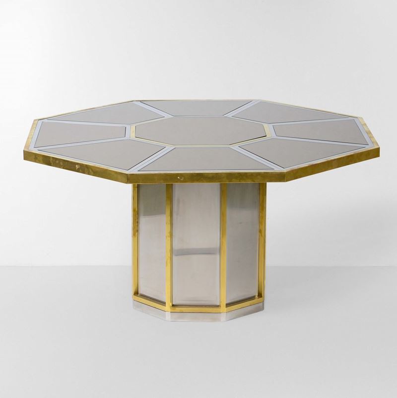 Tavolo ottagonale con struttura in ottone, metallo cromato e vetro specchiato.  - Asta Design Lab - Cambi Casa d'Aste