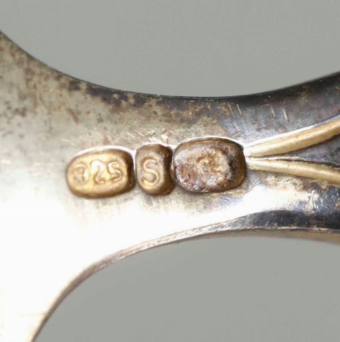 Set di Cucchiaini da Tè in Argento Dorato e Smalti. Danimarca (?) XX Secolo