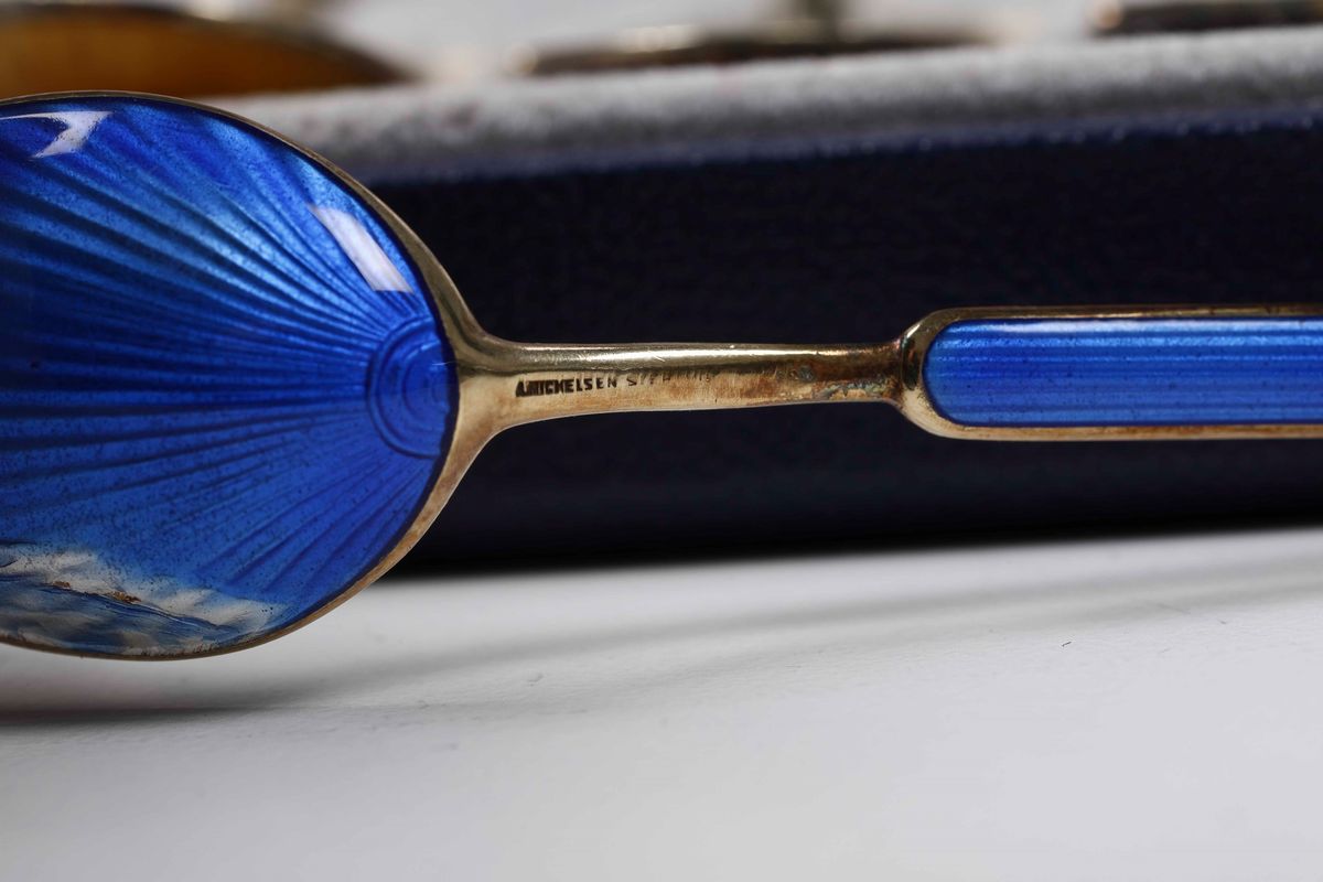 Sei Cucchiaini in Argento Sterling e Smalti Colorati Entro Custodia. Copenaghen, Argentiere Anton...
