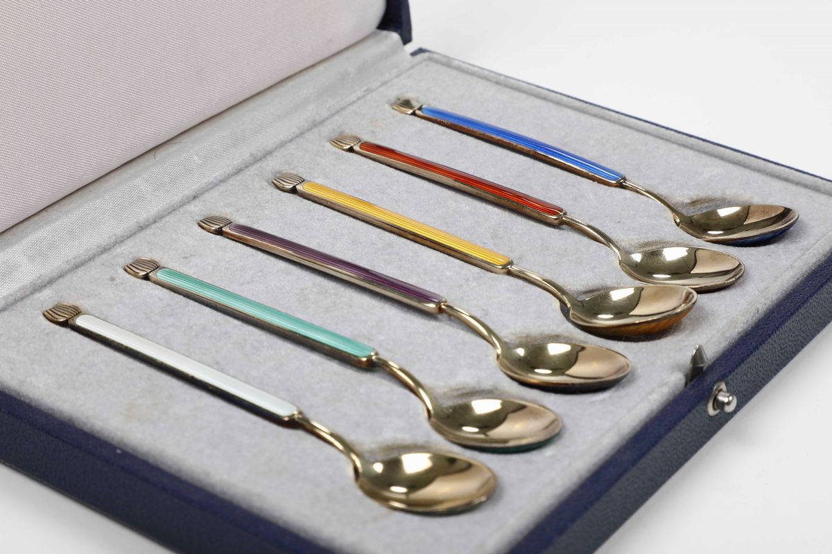 Sei Cucchiaini in Argento Sterling e Smalti Colorati Entro Custodia. Copenaghen, Argentiere Anton...