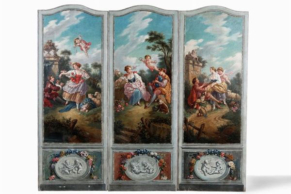 Paravento a tre pannelli dipinti in policromia con scene galanti, XX secolo