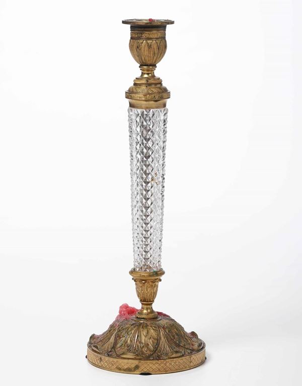 Candeliere in metallo dorato e cristallo. XIX secolo