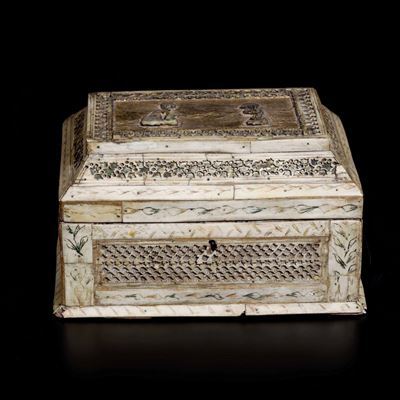 Cofanetto Avorio Intagliato, Traforato e Tinto Russia Kholmogory (?) XVIII Secolo