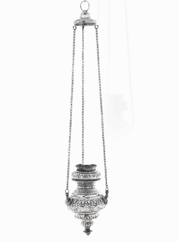 Lampada in argento fuso, sbalzato e cesellato. Venezia, seconda metÃ  del XVIII secolo