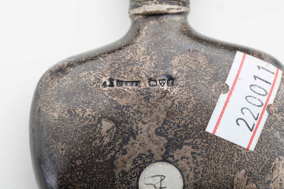 Insieme di Dodici Fiaschette in Argento. Inghilterra XX Secolo, Diverse Manifatture