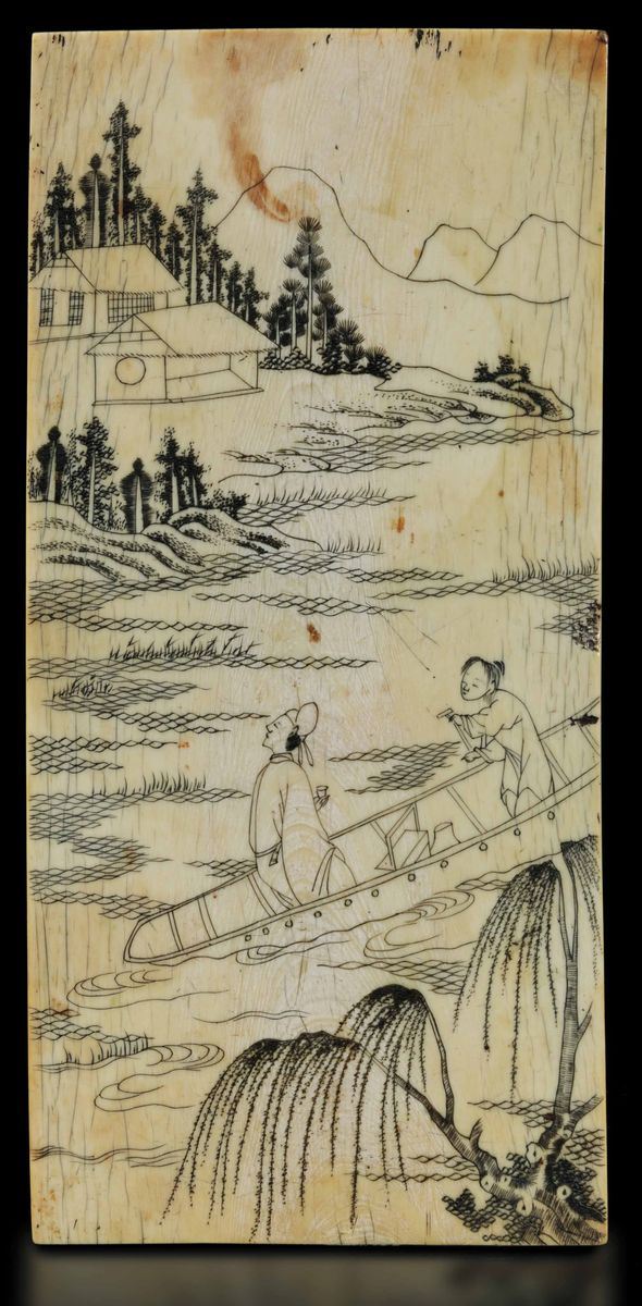 Placca in avorio con personaggi su imbarcazione e iscrizione al retro, Cina, Dinastia Qing, XIX secolo