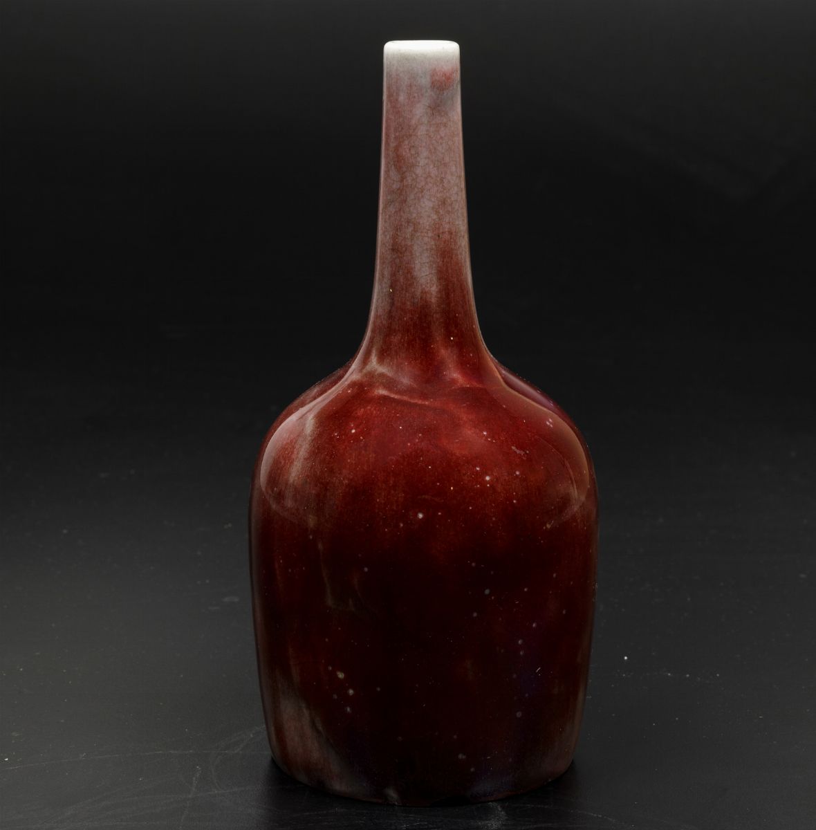Piccolo Vaso in Porcellana Monocroma Color Sangue di Bue, Cina, XX Secolo