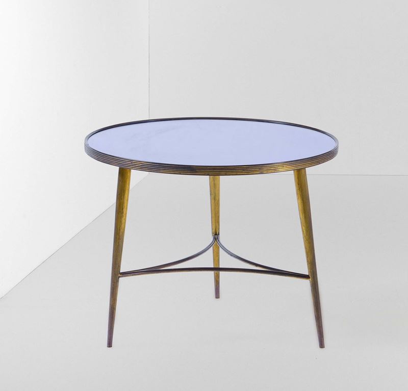 Tavolo basso con struttura in ottone e piano in vetro specchiato colorato.  - Asta Design Lab - Cambi Casa d'Aste