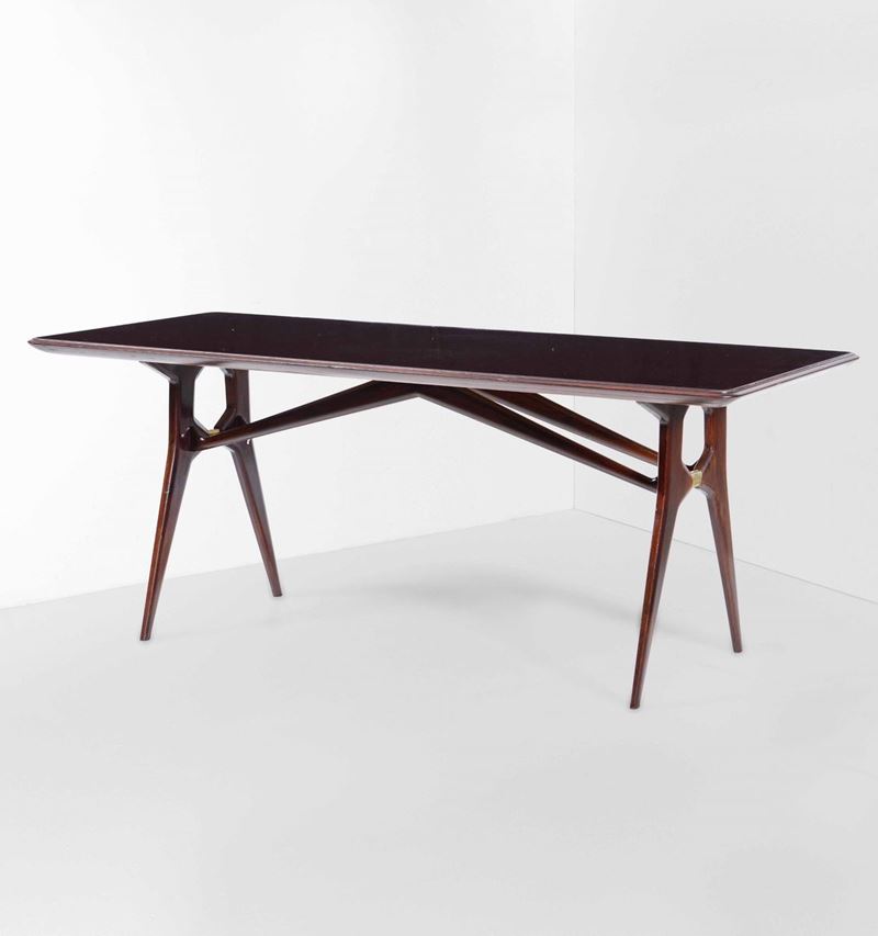 Tavolo rettangolare con sostegni e struttura in legno. Piano in vetro colorato.  - Auction Design - Cambi Casa d'Aste