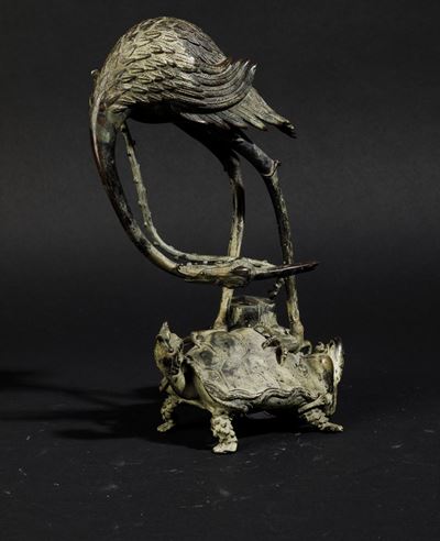 Gruppo in Bronzo Raffigurante Gru Stante su Tartaruga, Giappone, Periodo Meiji (1868-1912)