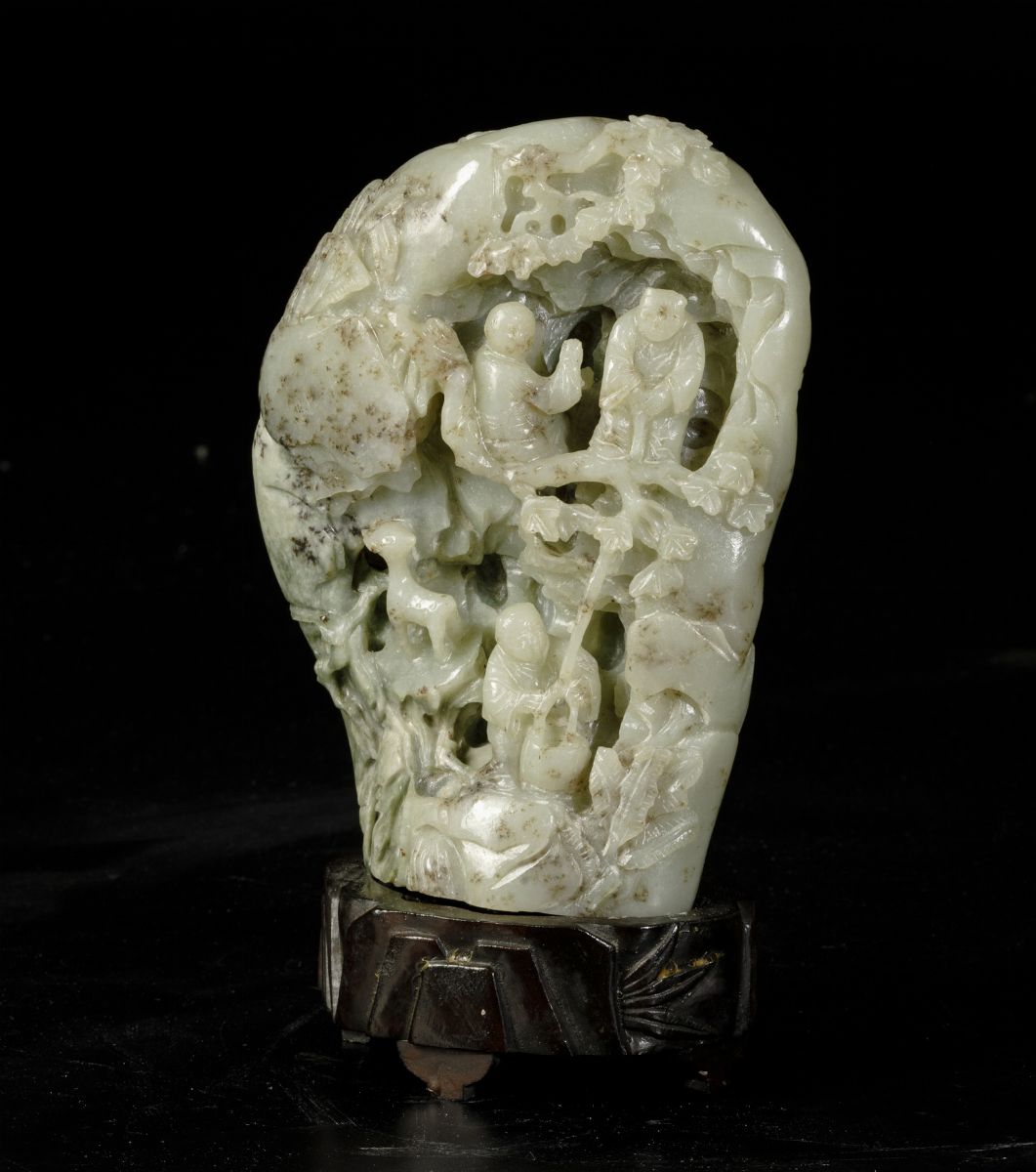 Montagnola Scolpita in Giada Celadon e Russet Raffigurante Saggio con Discepoli Entro Paesaggio e...