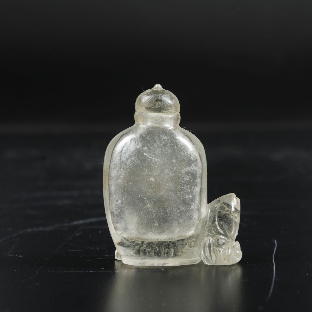 Lotto Composto da Cinque Snuff Bottles in Materiali Diversi, Cina, Dinastia Qing, XIX Secolo