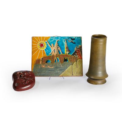 Istituto d’arte Faenza, Vaso in gres con scultura a forma di sasso e placca rettangolare, 1970 ca...