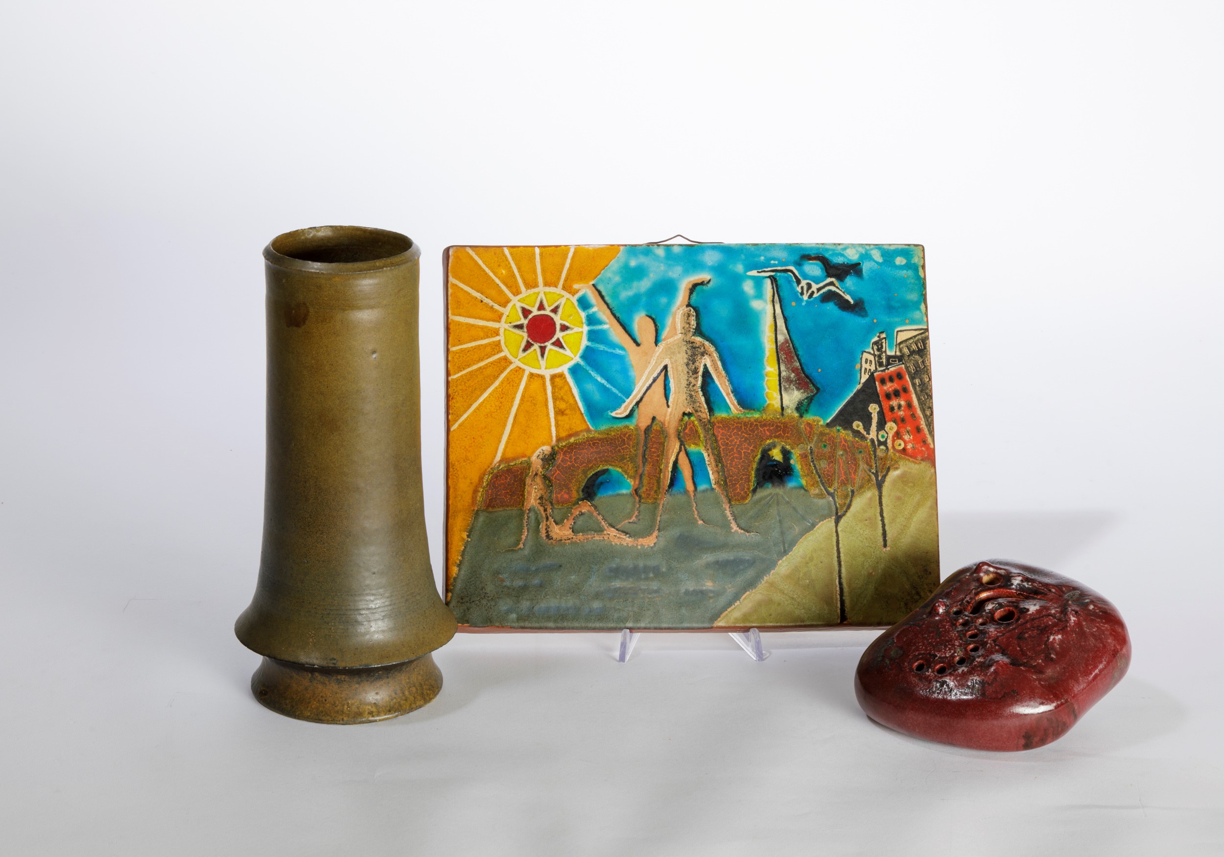 Istituto d’arte Faenza, Vaso in gres con scultura a forma di sasso e placca rettangolare, 1970 ca...