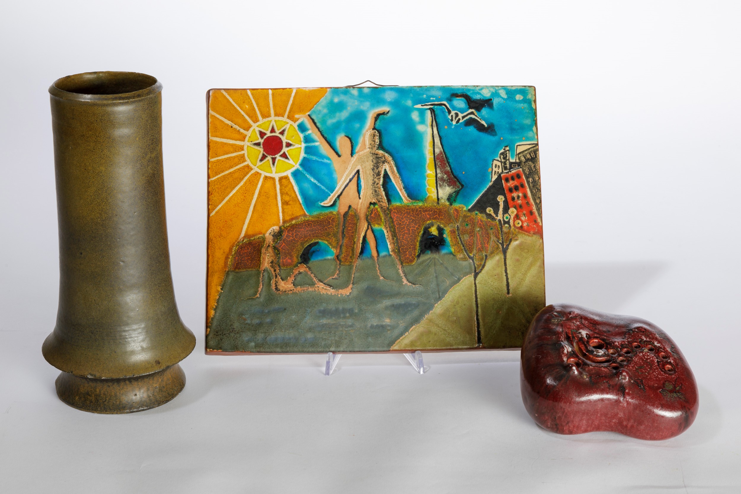 Istituto d’arte Faenza, Vaso in gres con scultura a forma di sasso e placca rettangolare, 1970 ca...