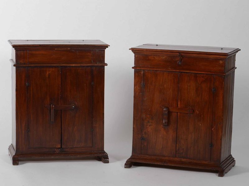 Coppia di antiche madie in legno. XIX secolo  - Auction Antiques January | Time Auction - Cambi Casa d'Aste