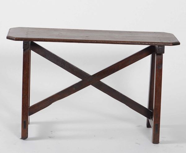 Antico tavolino rustico in legno