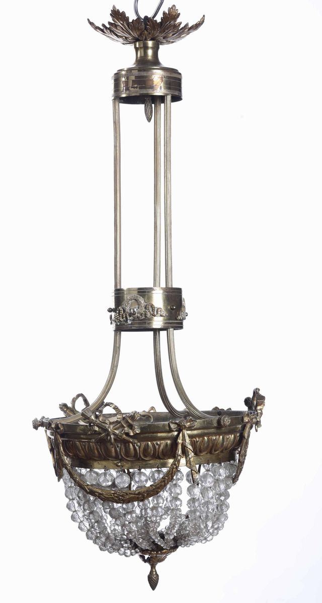 Lampadario in metallo dorato e cristalli, XX secolo  - Auction Antiques | Cambi Time - Cambi Casa d'Aste