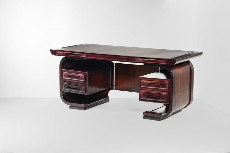 Scrivania a cassetti con struttura, sostegni e piano in legno.  - Auction Design - Cambi Casa d'Aste