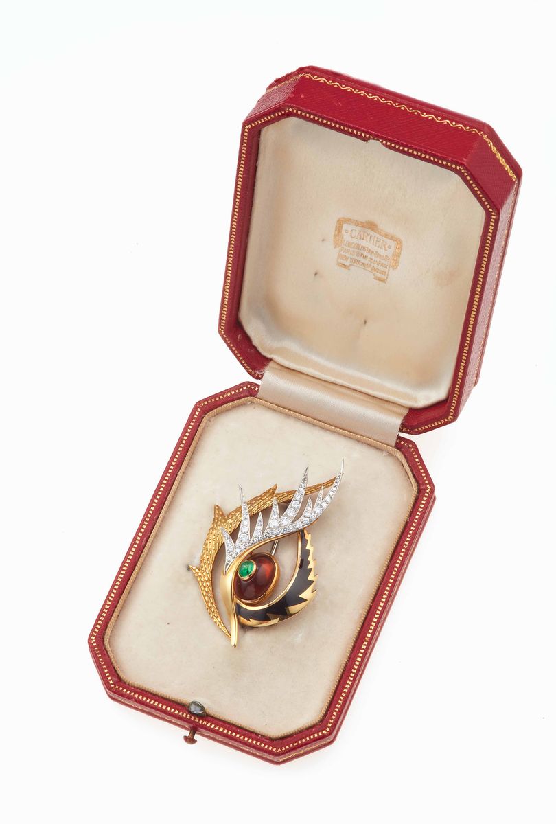 Cartier. Spilla con Diamanti, Smeraldo, Quarzo e Smalto Nero