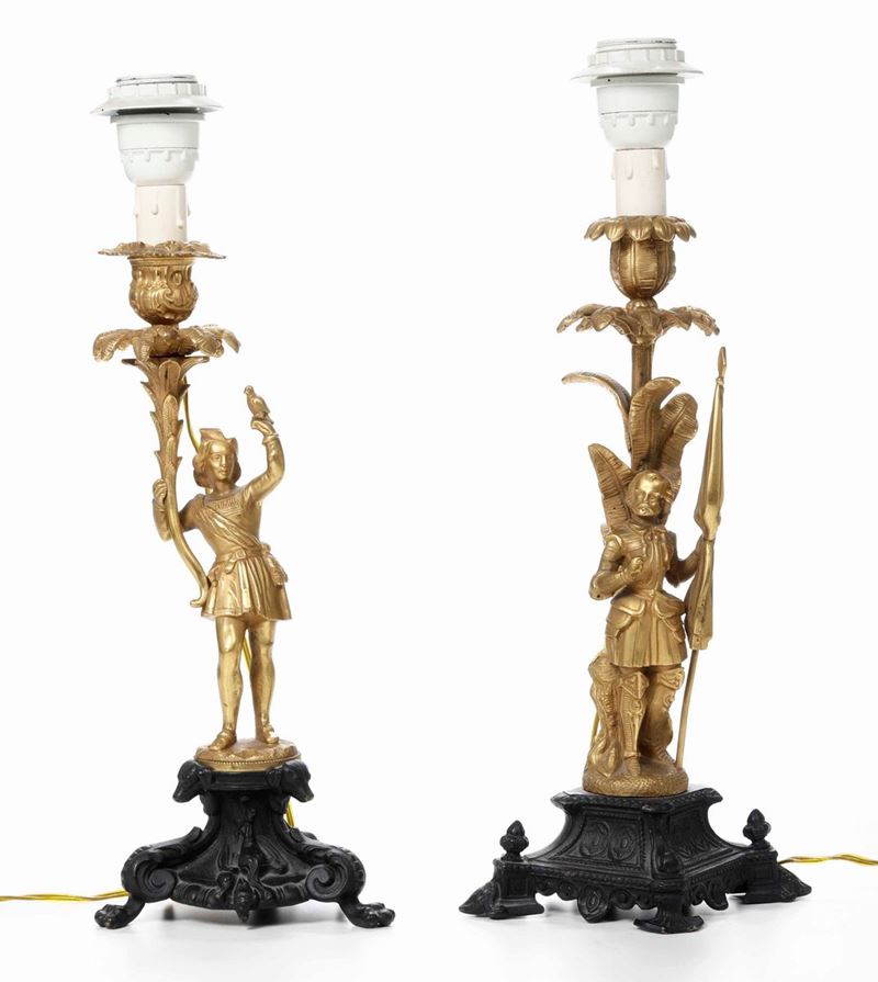 Coppia di candelieri in bronzo dorato con figure, XIX secolo  - Auction Antiques | Timed Auction - Cambi Casa d'Aste