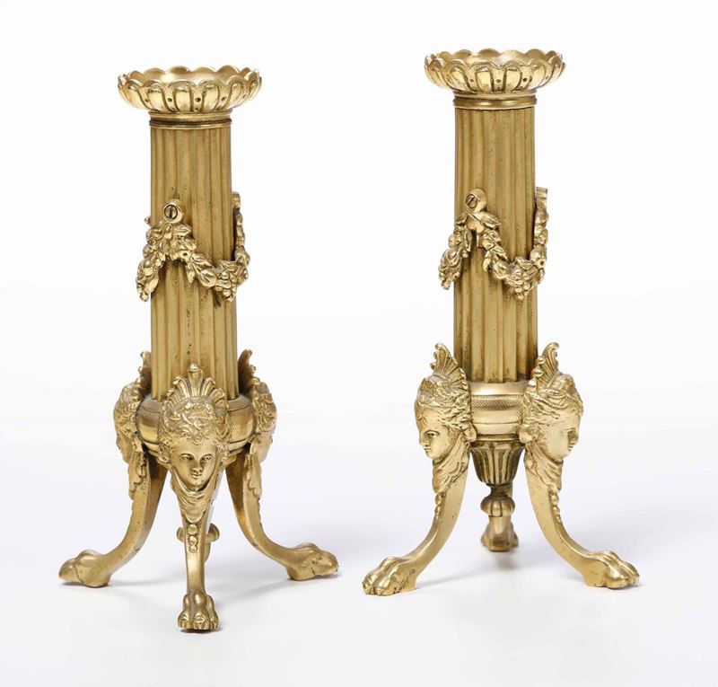 Coppia di candelieri in bronzo dorato con ghirlande, XIX secolo  - Asta Scultura e Oggetti d'Arte | Cambi Time - Cambi Casa d'Aste