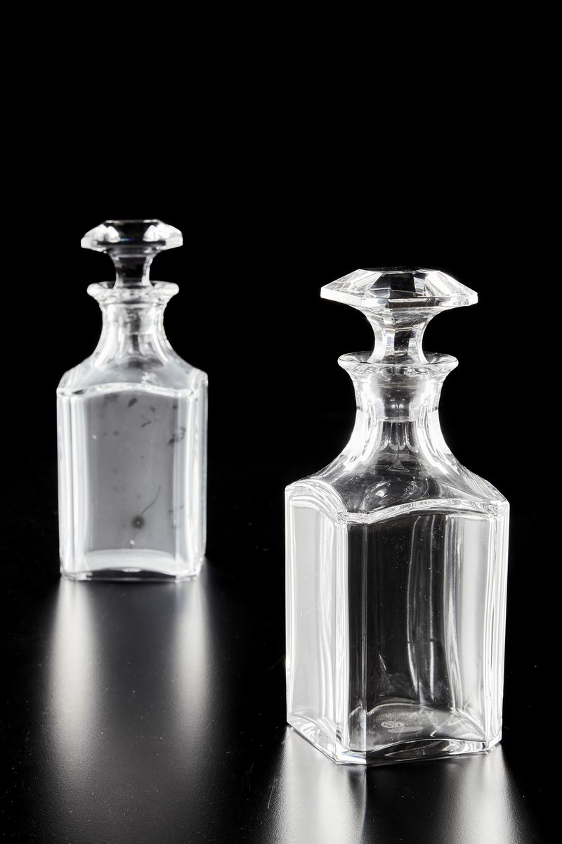 Coppia di Bottiglie da Liquore Francia, Manifattura Baccarat, Seconda Metà XX Secolo