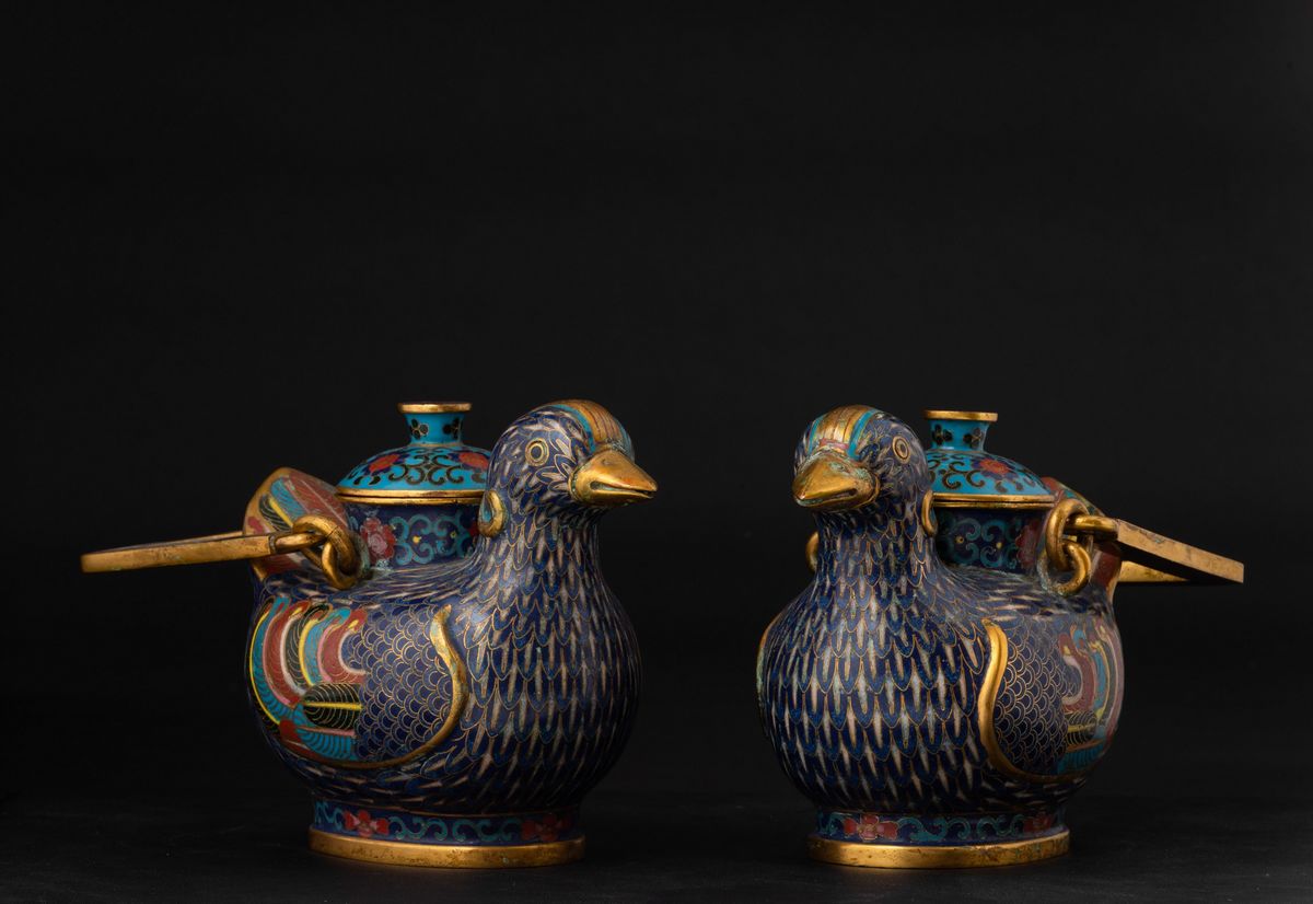 Coppia di Vasi a Foggia di Papere a Smalti Cloisonné, Cina, Dinastia Qing, XIX Secolo