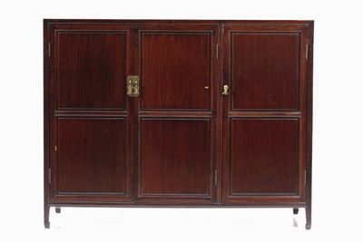 Cina, Mobile in legno a tre ante, XX secolo
