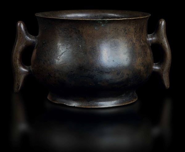 Censer in bronzo con anse sagomate, Cina, Dinastia Ming, epoca Xuande (1426-1435)