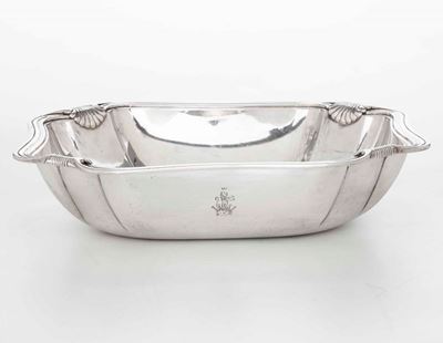 Boulle Quadrangolare in Argento con Stemma Coronato Inciso sulla Fascia. Francia XX Sdecolo